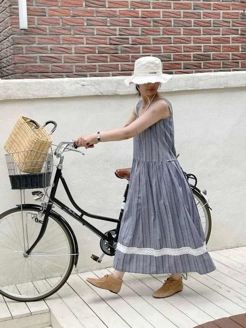 Oli Seoul - Korean Women Fashion - #romanticstyle - Denim Daisy One-piece - 4