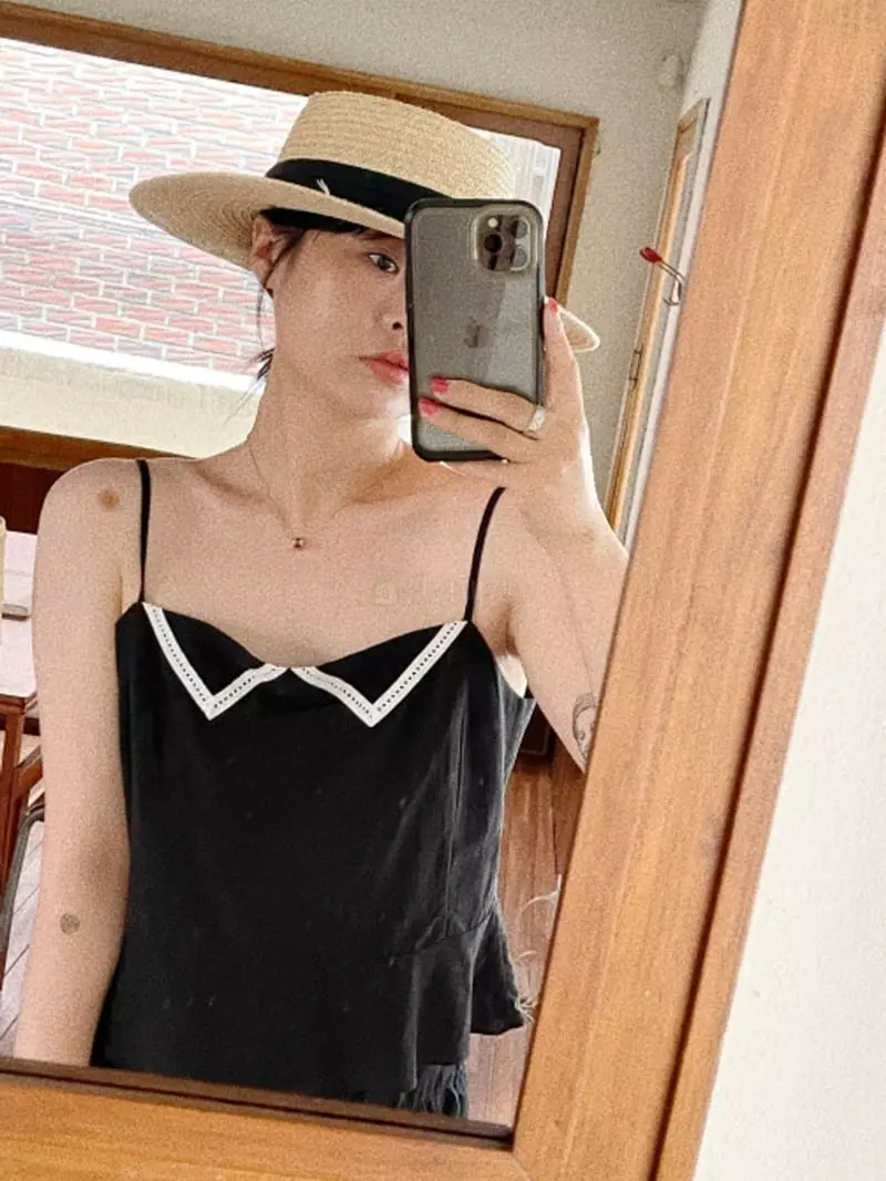 Oli Seoul - Korean Women Fashion - #womensfashion - Balck Asper Sleeveless Blouse - 3
