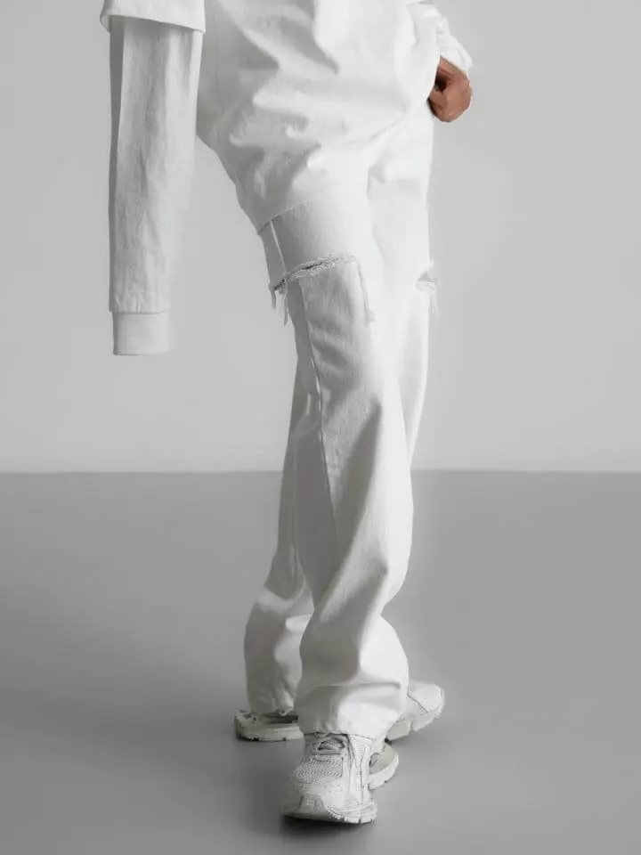 Paper Moon - Korean Women Fashion - #momslook - Cut Out Jeans - 3