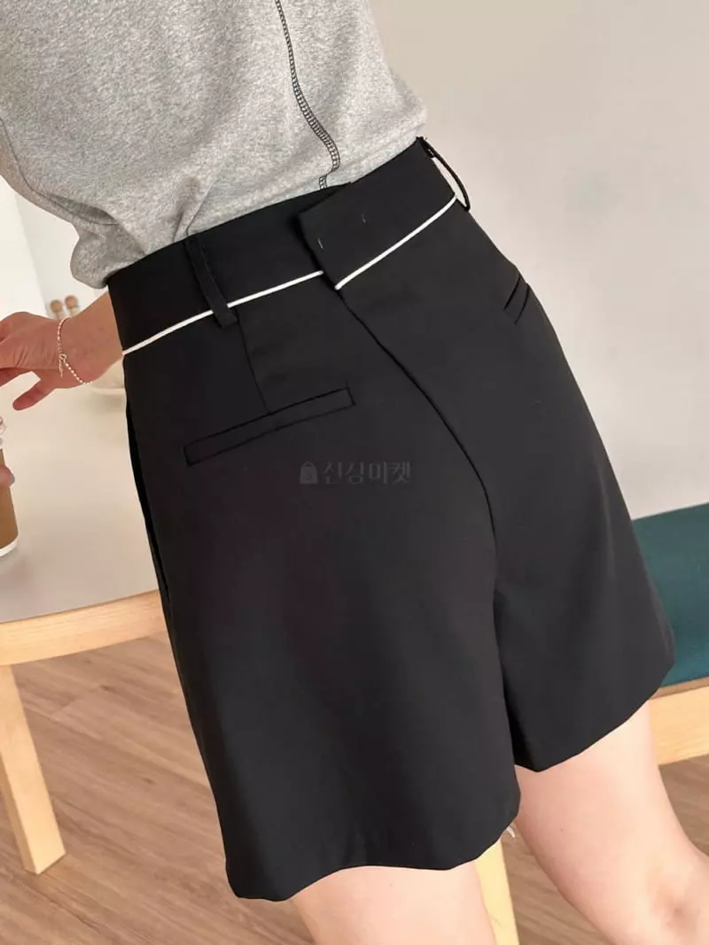 Sea Sand Salt - Korean Women Fashion - #momslook - Martin Shorts
