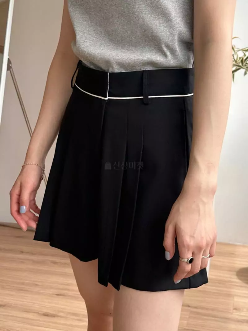 Sea Sand Salt - Korean Women Fashion - #momslook - Martin Shorts - 4