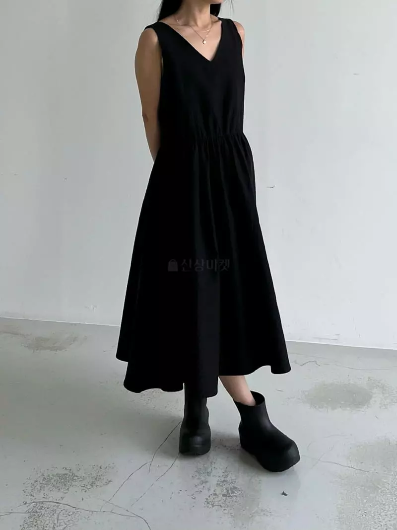 Taupe - Korean Women Fashion - #momslook - V Sleeveless One-piece