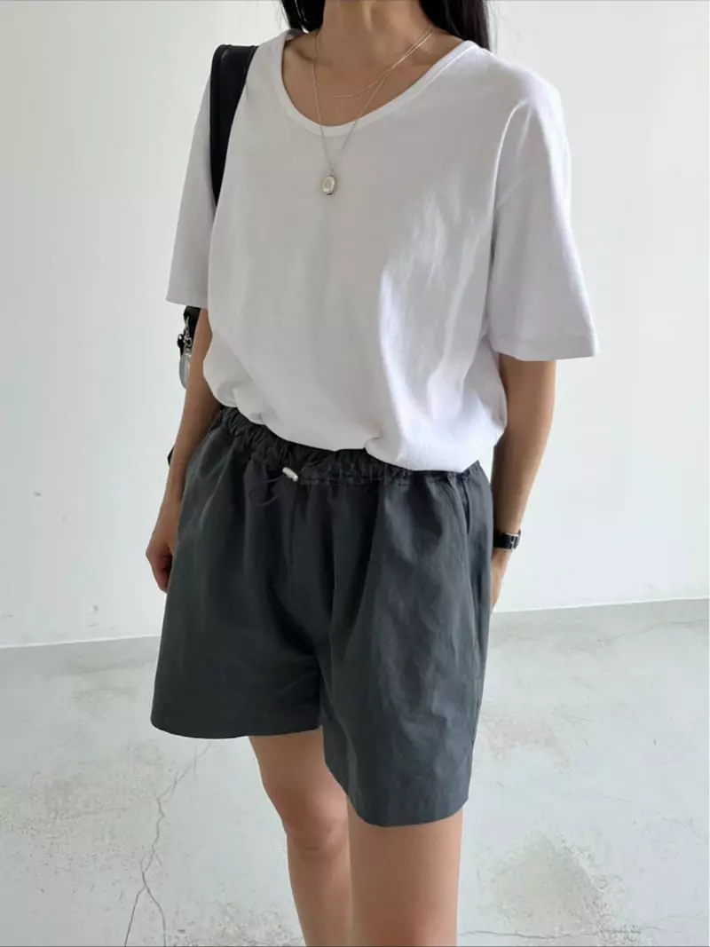 Taupe - Korean Women Fashion - #thelittlethings - Slit Shorts - 2