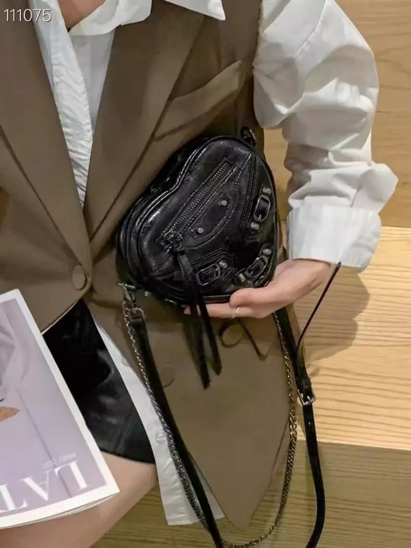Trouvaille - Korean Women Fashion - #momslook - Heart Moter Cross Bag - 3