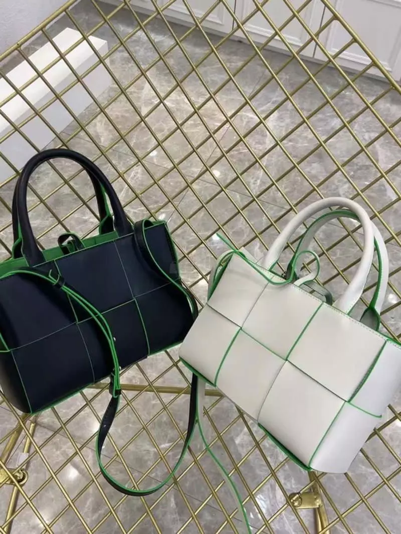 Trouvaille - Korean Women Fashion - #thatsdarling - Arco Cross Bag L - 3