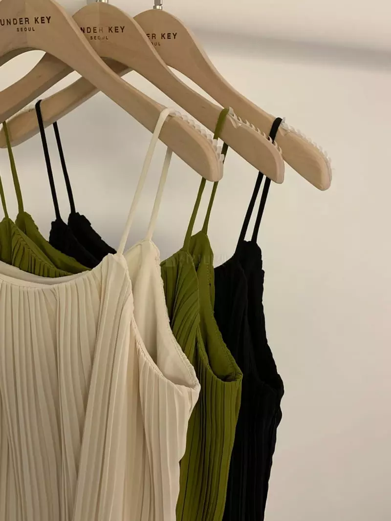 Underkey - Korean Women Fashion - #womensfashion - Queen Sleeveless