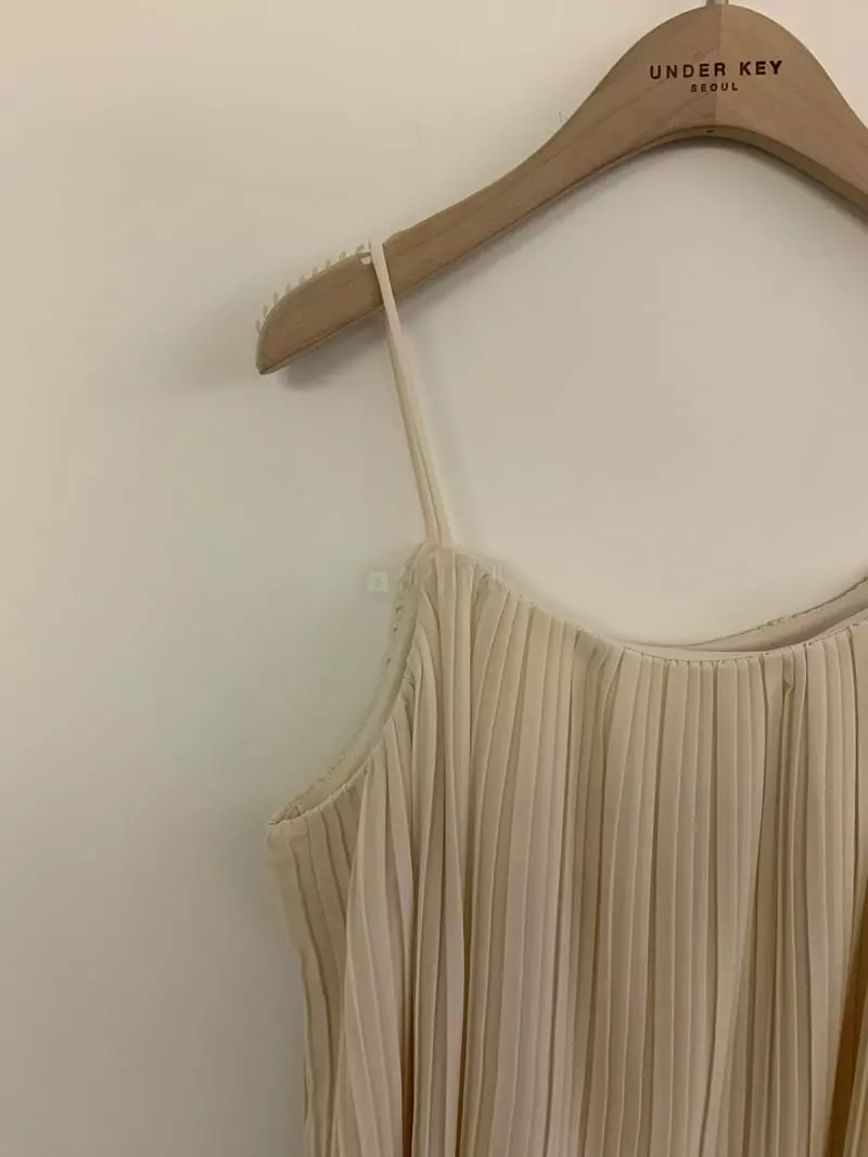 Underkey - Korean Women Fashion - #womensfashion - Queen Sleeveless - 5
