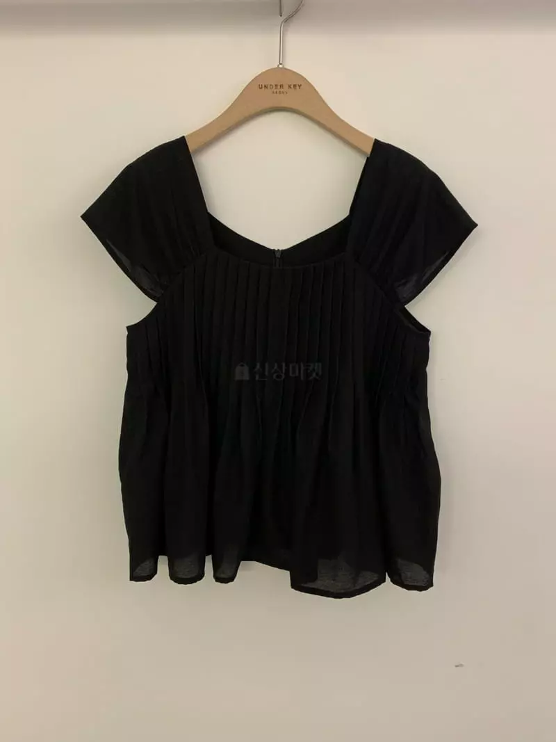 Underkey - Korean Women Fashion - #womensfashion - Pintuck Blouse - 11