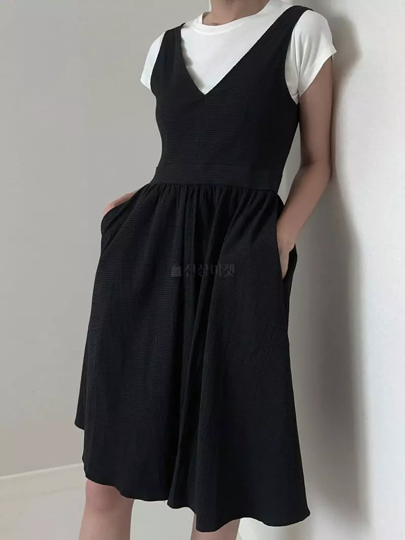 Unene Garden - Korean Women Fashion - #momslook - Cio One-piece - 5