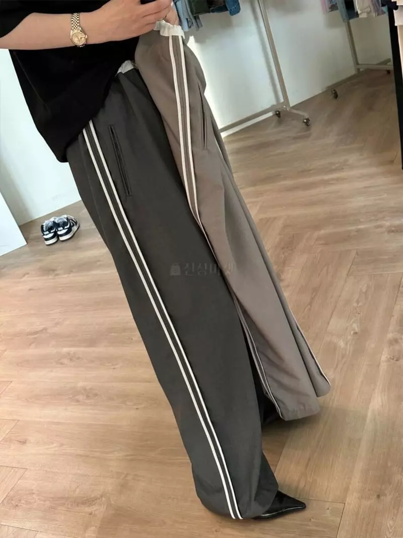 Unene Garden - Korean Women Fashion - #momslook - Drop Pants - 2
