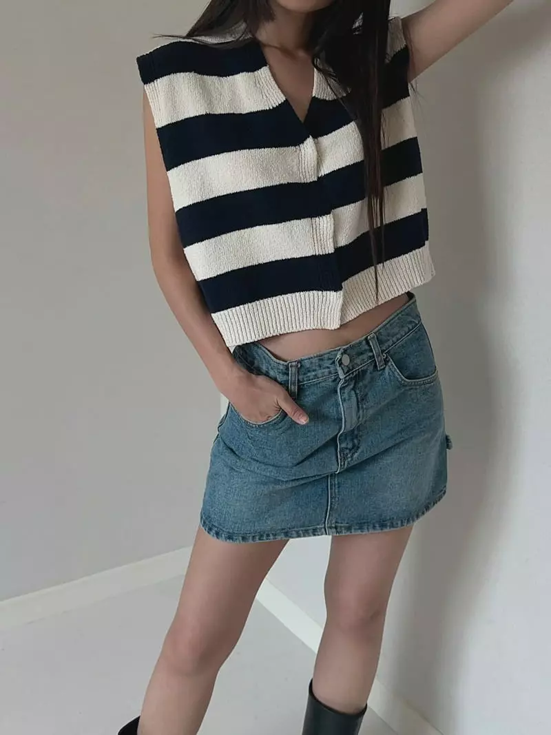 Unene Garden - Korean Women Fashion - #vintagekidsstyle - Bookle Snap Vest - 4