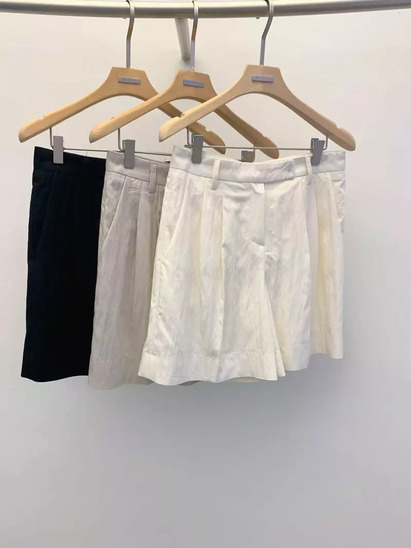 Wida - Korean Women Fashion - #vintagekidsstyle - Moco Wrinkle Shorts