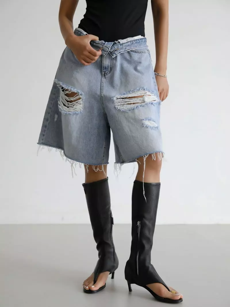 Paper Moon - Korean Women Fashion - #vintageinspired - Distroyed Shorts Jeans - 3