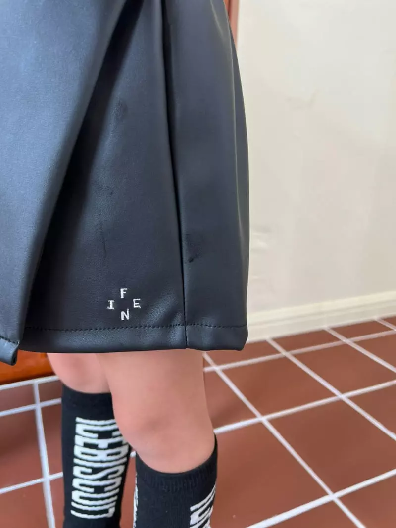 Fine-Studio - Korean Children Fashion - #designkidswear - Leather Shorts - 8