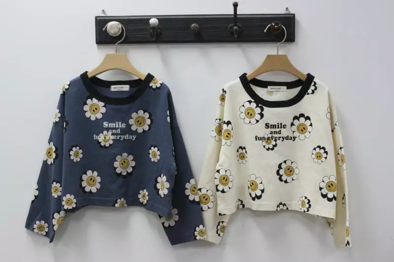 Green Tomato - Korean Children Fashion - #childofig - Flower Crop Tee - 10