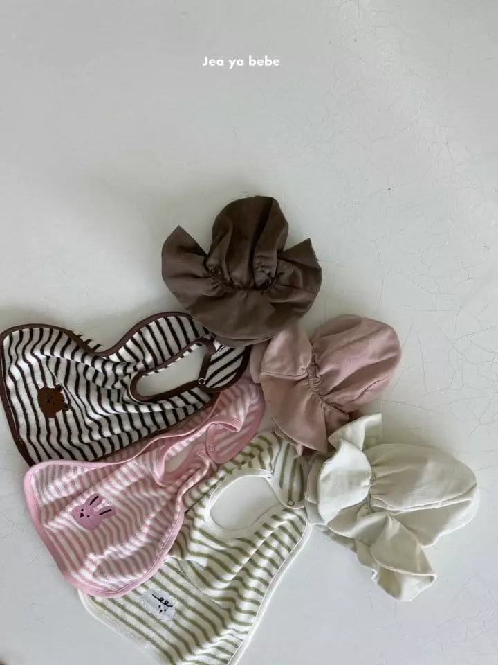 Jeaya & Mymi - Korean Baby Fashion - #babyoninstagram - Jeya Bib - 2