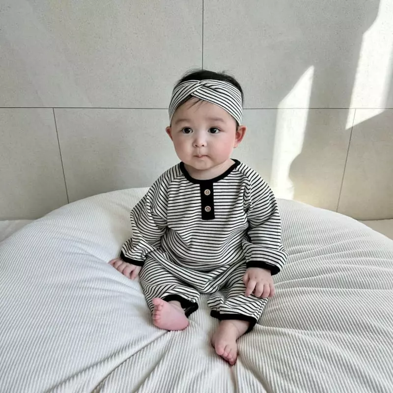 Moran - Korean Children Fashion - #kidsstore - Button Bodysuit with Hairband - 9