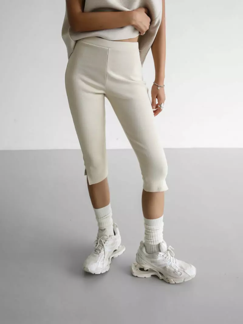 Paper Moon - Korean Women Fashion - #womensfashion - Slit Detail Half Leggings Pants - 4