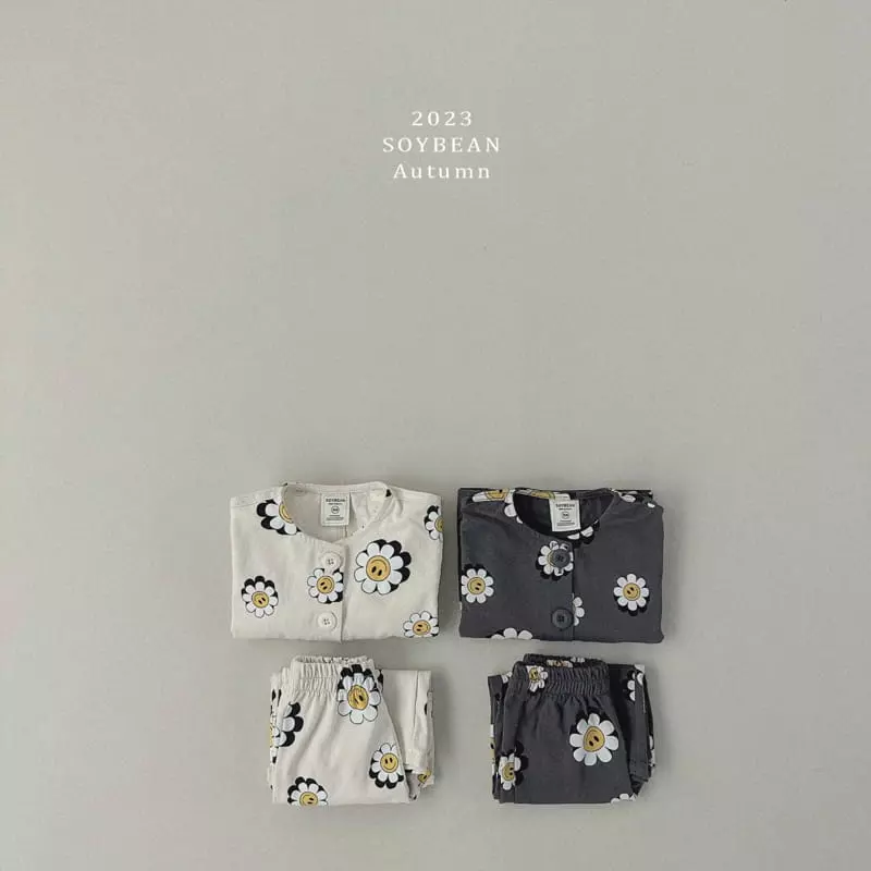 Soybean - Korean Children Fashion - #prettylittlegirls - Flower Smile Top Bottom Set - 4