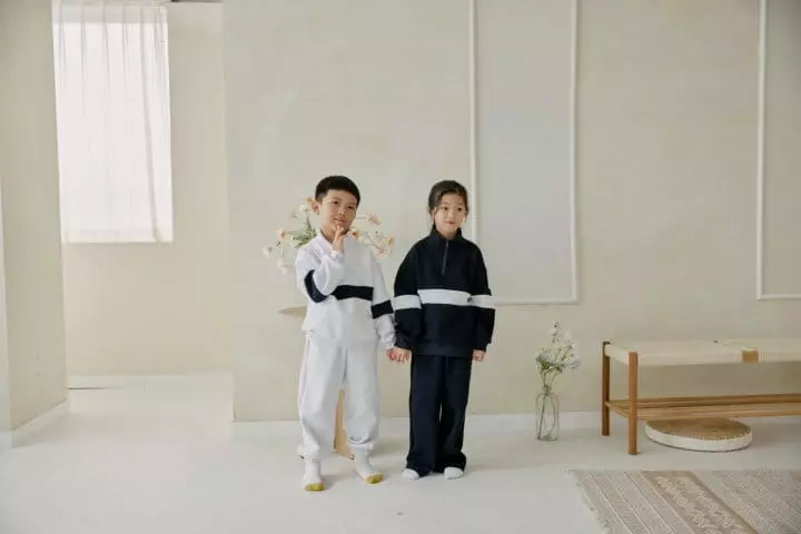 Angelot - Korean Children Fashion - #kidzfashiontrend - Color Half ZIP-up Set - 12