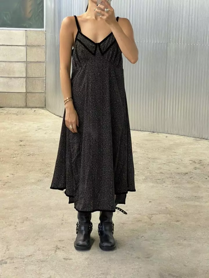 Bricklane - Korean Women Fashion - #momslook - Velvet Collar One-piece - 7