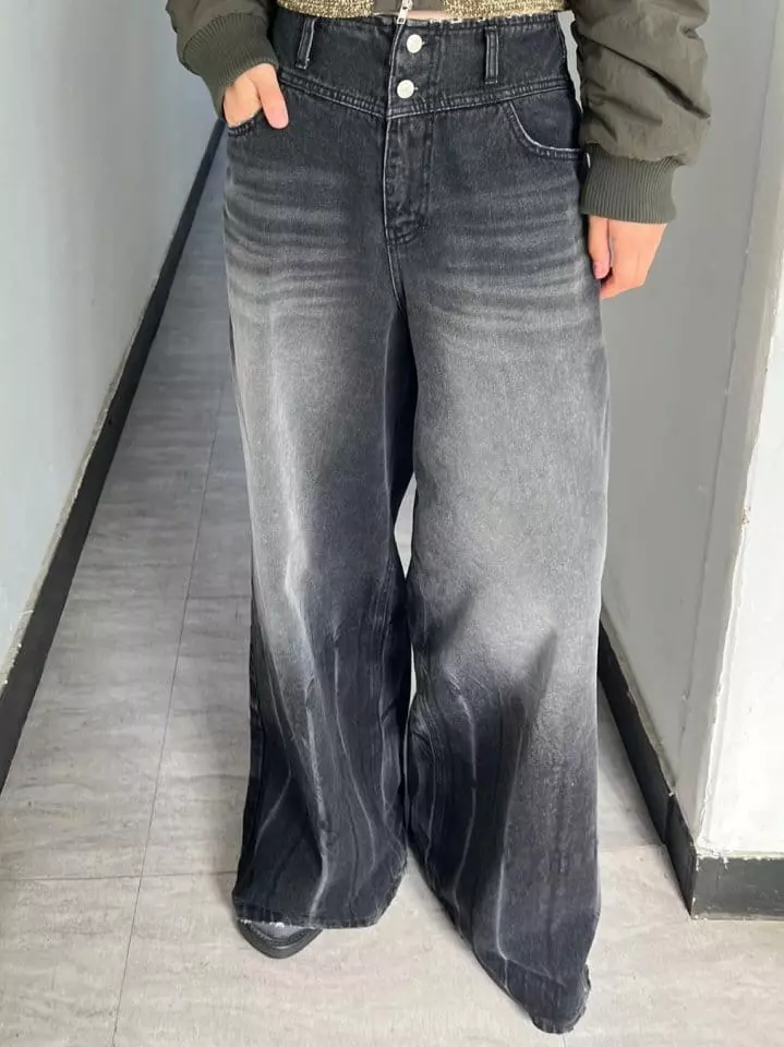 Bricklane - Korean Women Fashion - #restrostyle - Washing Black Jeans - 3