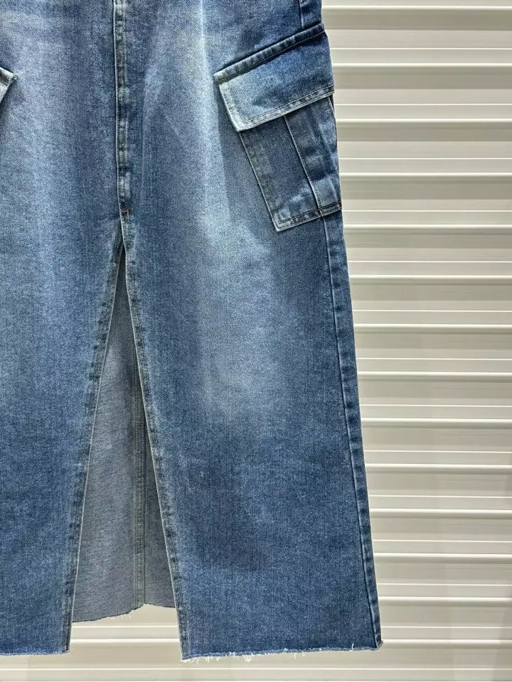 Bricklane - Korean Women Fashion - #romanticstyle - Gunbbang Slit Denim Skirt