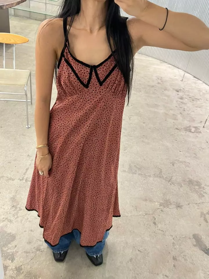 Bricklane - Korean Women Fashion - #womensfashion - Velvet Collar One-piece - 2