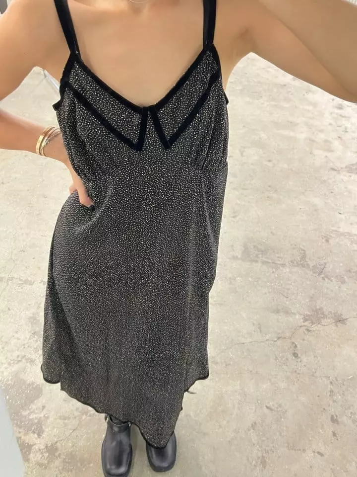 Bricklane - Korean Women Fashion - #womensfashion - Velvet Collar One-piece - 6