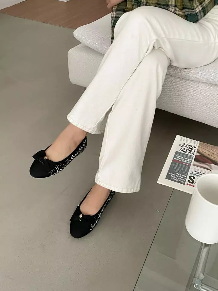 Golden Shoe - Korean Women Fashion - #momslook - 2821 Flats - 2