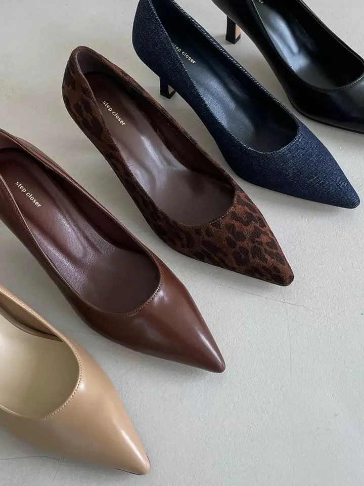 Golden Shoe - Korean Women Fashion - #momslook - 2611 Flats