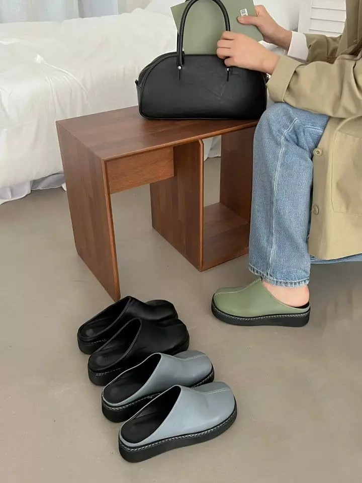 Golden Shoe - Korean Women Fashion - #momslook - 3200 Slippers