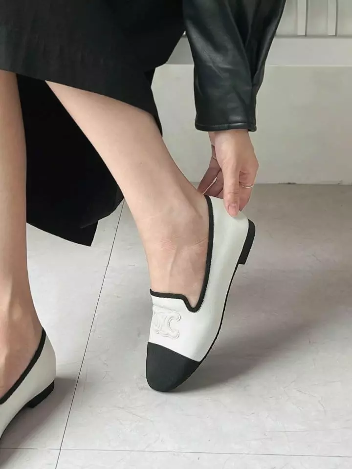 Golden Shoe - Korean Women Fashion - #momslook - 19 Slip-on - 2
