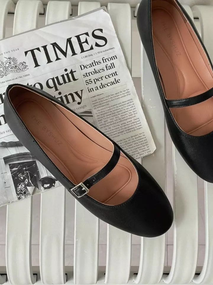 Golden Shoe - Korean Women Fashion - #momslook - 18 Flats - 9