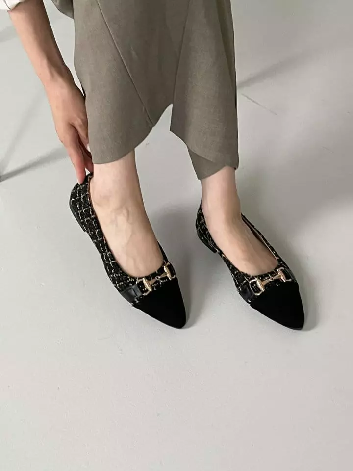 Golden Shoe - Korean Women Fashion - #momslook - 230 Flats - 9