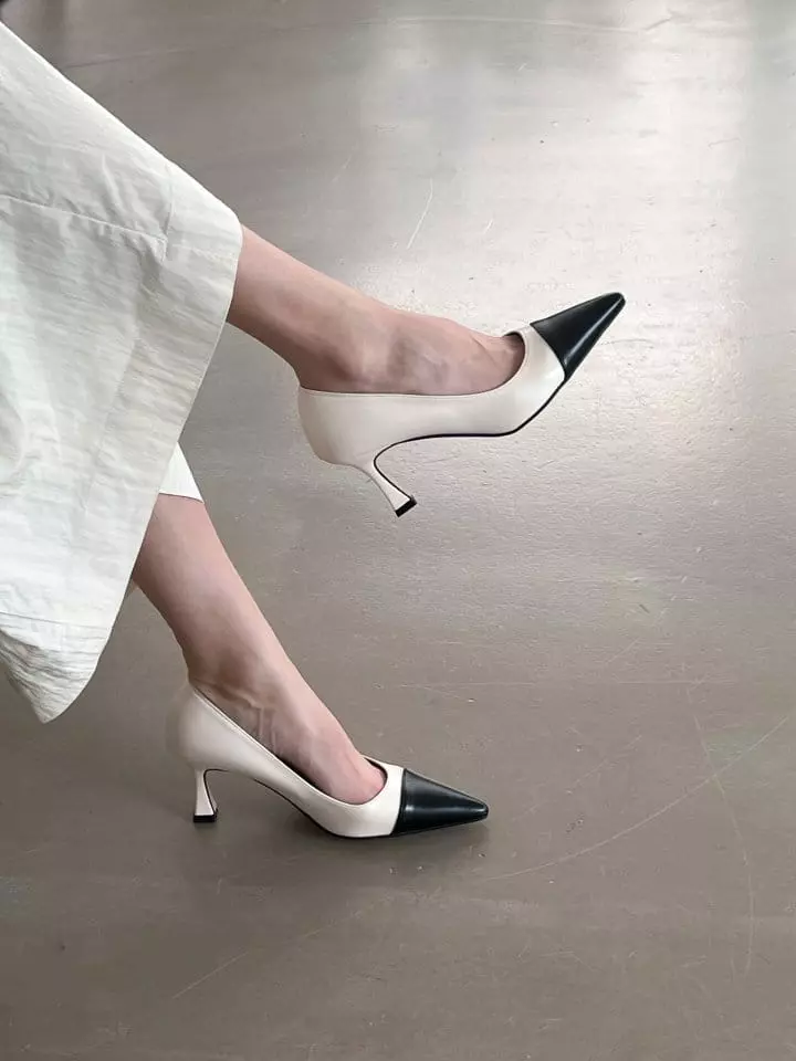 Golden Shoe - Korean Women Fashion - #momslook - 2334 Flats
