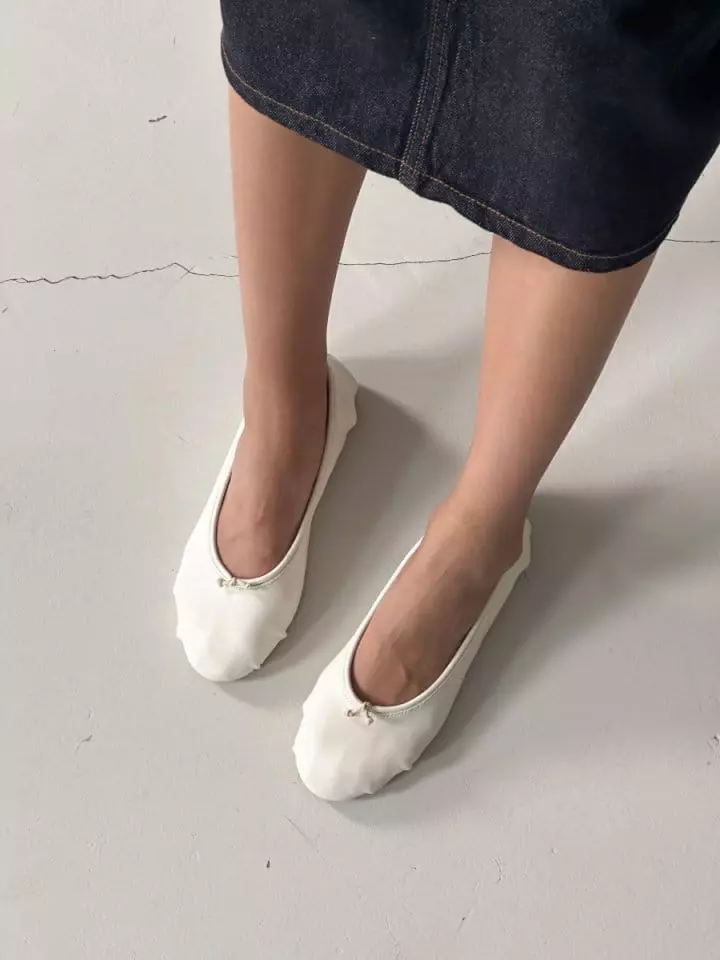 Golden Shoe - Korean Women Fashion - #momslook - 285 Flats - 9