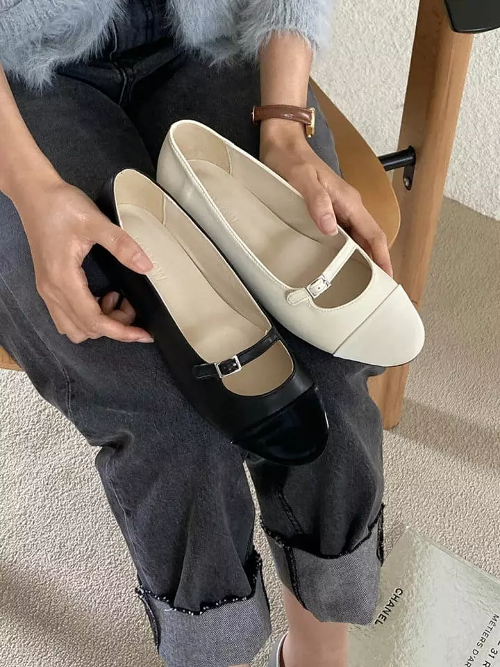 Golden Shoe - Korean Women Fashion - #thatsdarling - fa1413 Flats