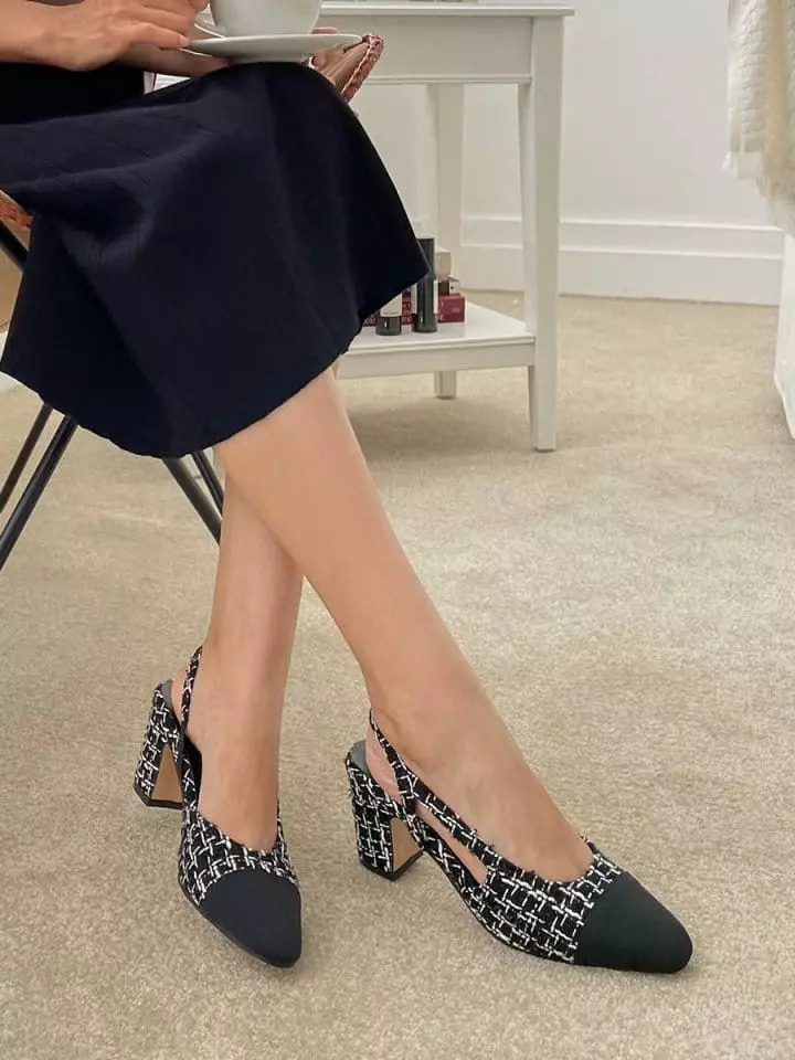 Golden Shoe - Korean Women Fashion - #womensfashion - 2603 Sandals - 2