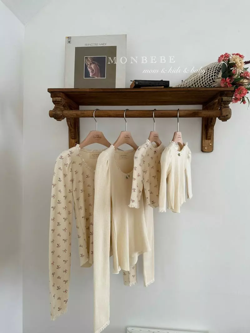 Monbebe - Korean Women Fashion - #womensfashion - Jadeng Lace Tee Mom