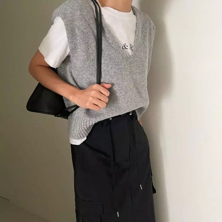 Ripple - Korean Women Fashion - #vintagekidsstyle - Toy Knit Vest - 2