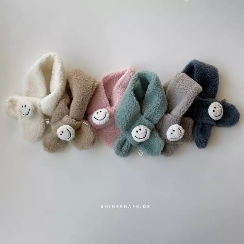 Shinseage Kids - Korean Children Fashion - #childofig - Bbogle Smile Neck Warmer
