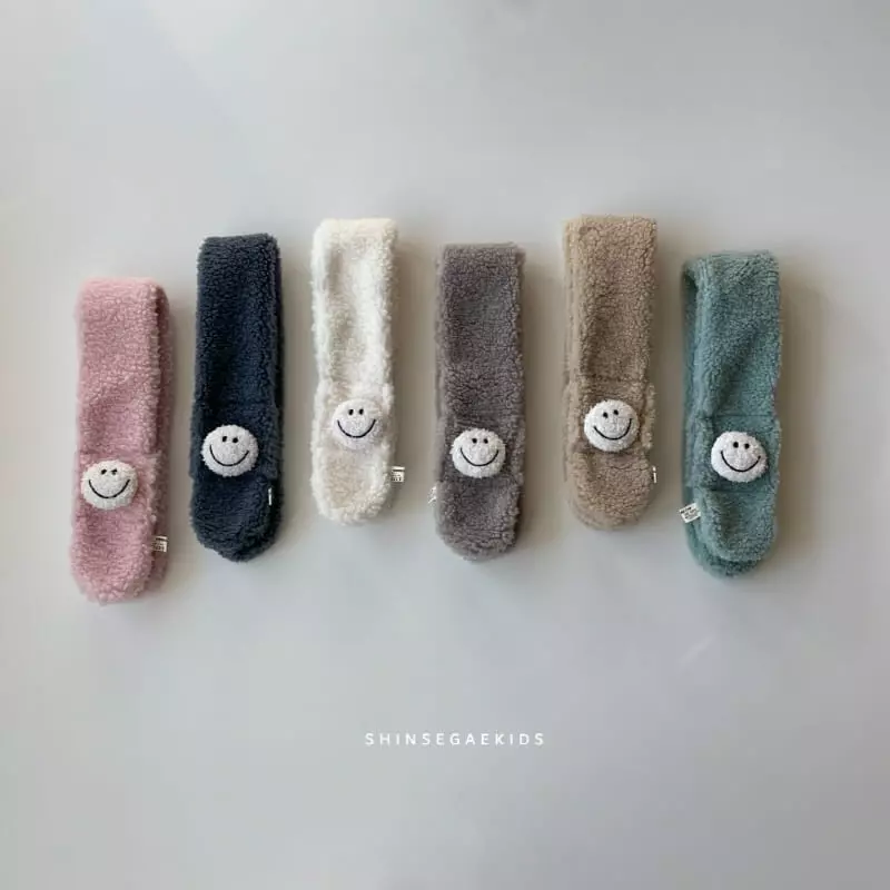 Shinseage Kids - Korean Children Fashion - #childrensboutique - Bbogle Smile Neck Warmer - 2