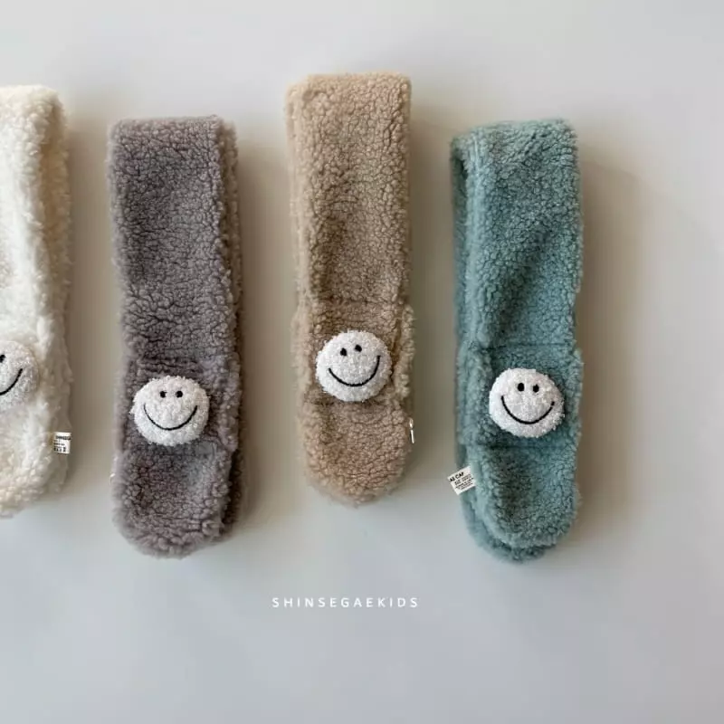 Shinseage Kids - Korean Children Fashion - #designkidswear - Bbogle Smile Neck Warmer - 4