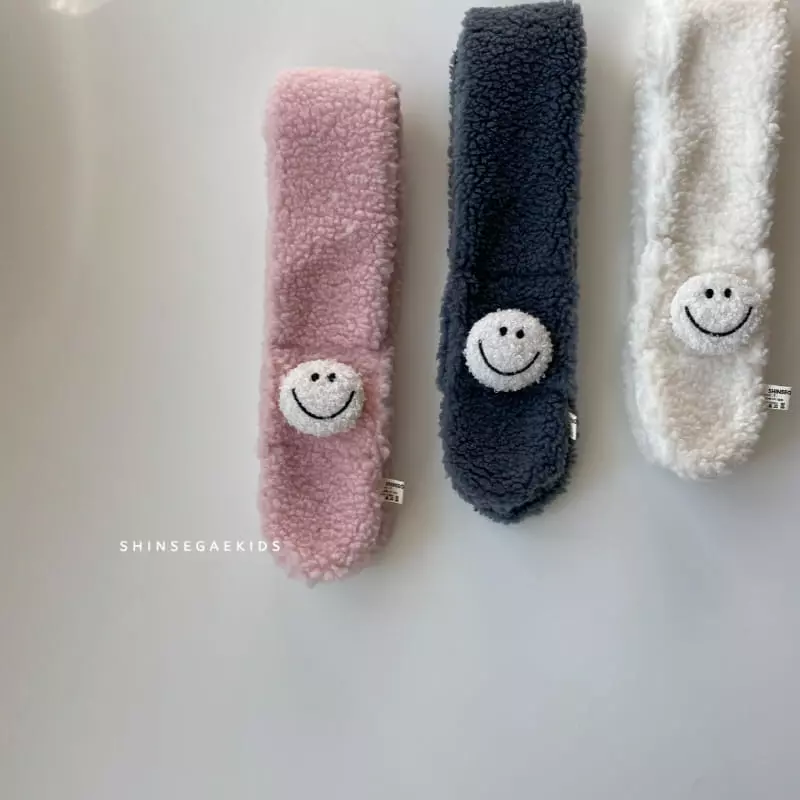 Shinseage Kids - Korean Children Fashion - #fashionkids - Bbogle Smile Neck Warmer - 5