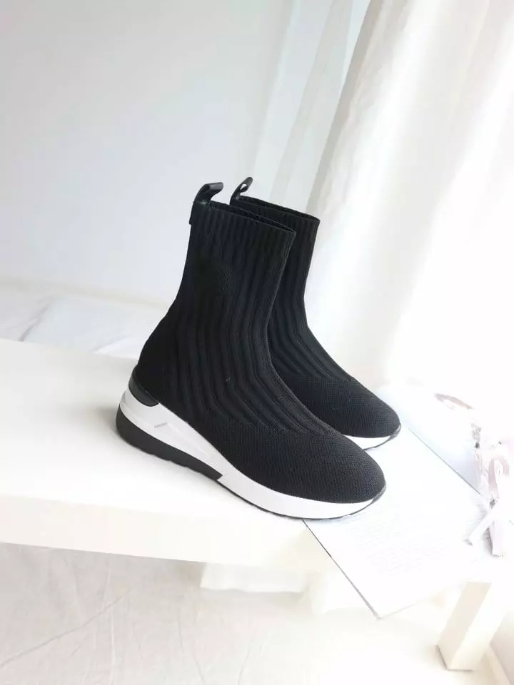 Ssangpa - Korean Women Fashion - #restrostyle - wh 19311 Boots - 9