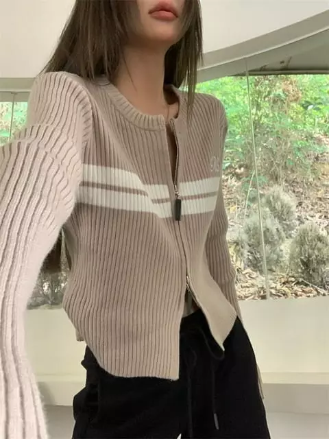 Tails - Korean Women Fashion - #momslook - Cuma Knit Tee - 4
