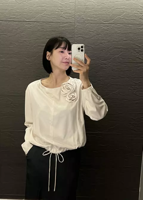 Verni - Korean Women Fashion - #thatsdarling - Rose Blouse
