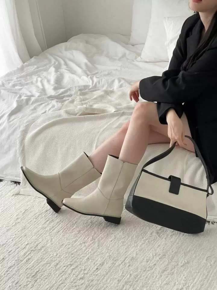Golden Shoe - Korean Women Fashion - #womensfashion - ra296 Boots - 7