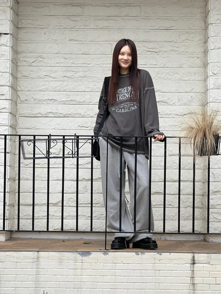 Bricklane - Korean Women Fashion - #pursuepretty - Vintage Paint Tee - 2